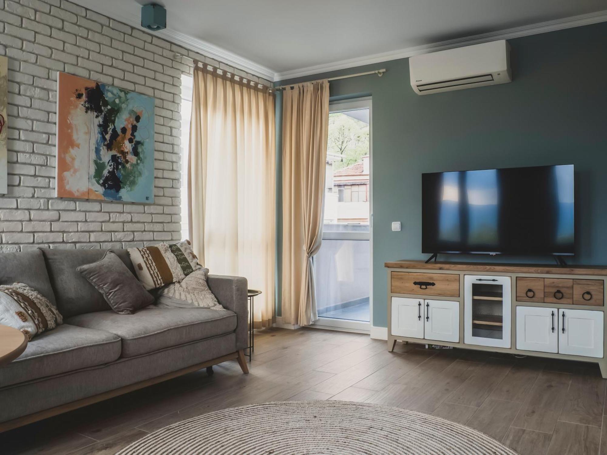 Stylish 1Bd - Free Private Garage Apartment Plovdiv Luaran gambar